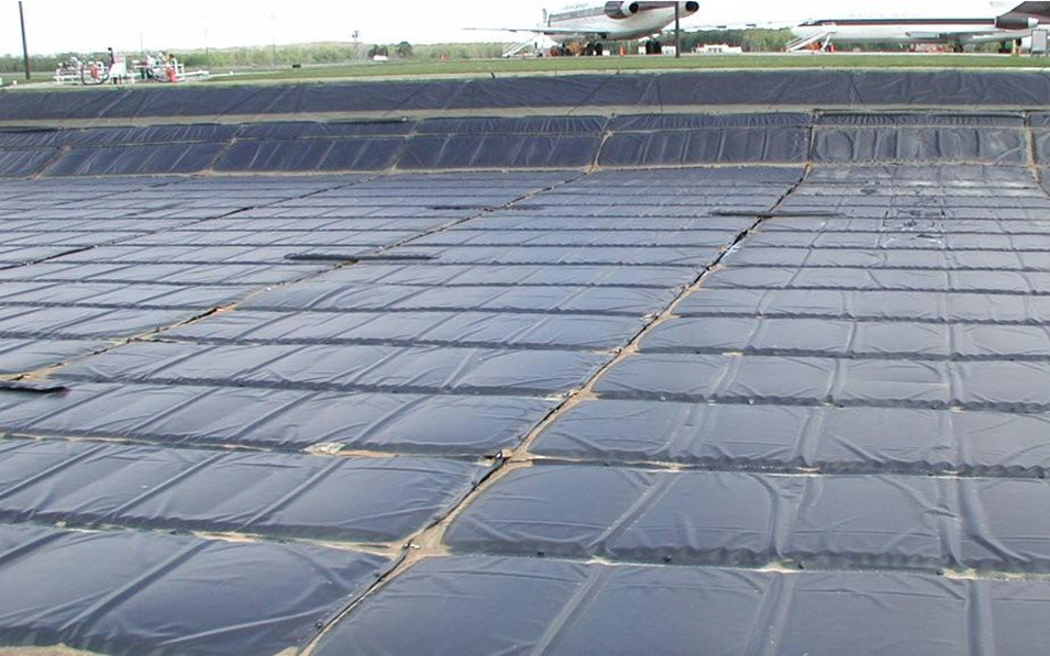 What is the Difference Between a Geotextile and a Geomembrane Liner?